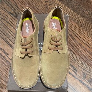 Hush Puppies boys Brown Suede Oxfords; Boys size 6. See scuff marks